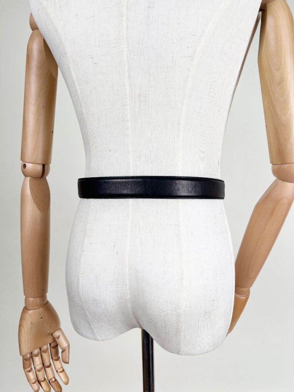 Urban Outfitters Black Leather Belt with Gold Buckle - Picture 3 of 7